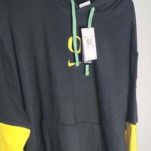 Nike Men’s Black Crewneck Sweater with Yellow Logo and Green Drawstrings Oregon